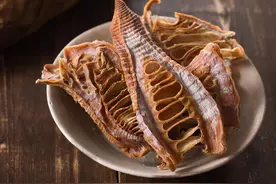 笋干正确泡发方法，饭店大厨都在用，水中加点它，笋干鲜美无异味图片