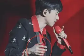 张杰演唱会受伤后续，带血唱跳3小时腰部骨裂，后续部分工作暂停图片