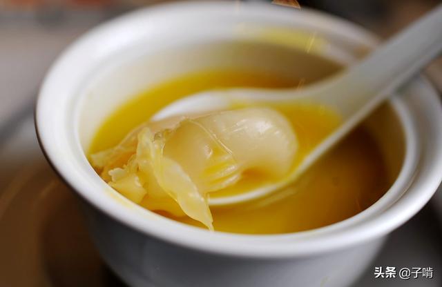 鱼翘花胶煲鸡 2026年鱼翅花胶煲鸡汤的功效