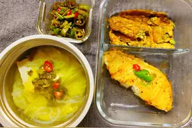 关晓彤晒2个月减脂餐，食材丰富精致营养，网友：有个好妈妈图片