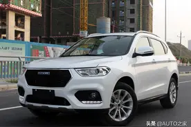 长城小型SUV“颜值担当”，1.5T油耗7升，新款H2真帅气图片