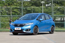 别说自己养不起车了！月花费1000+，这些精品小车好养活图片