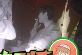 德云社孟鹤堂室内吸烟被拍，姿势熟练似老烟枪，苦等10年才出名图片