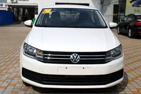 再跌就赔钱了！大众桑塔纳降至5万多，比本田凌派动力强图片