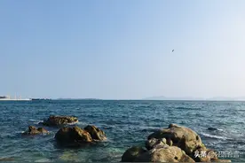 深圳市官湖角，沙滩柔软，海水清澈图片