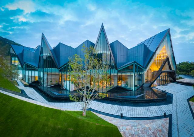 十年:“重识”哈施塔特小镇