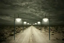 小说：末世还有三个月，花两个月修建绝对安全的庇护所图片