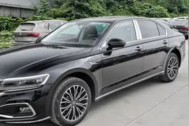 与奥迪A6L“称兄道弟”，大众辉昂跌至不足26万“求生”图片