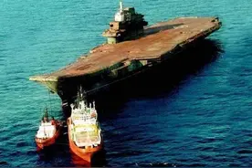 当年瓦良格号为何宁愿多绕8000多公里，也不通过苏伊士运河回国呢图片