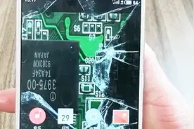 超酷炫的透明手机电板壁纸设置方法