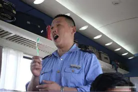 我，高铁乘务员，工作四年月薪4000，揭露相亲多次被拒的原因图片