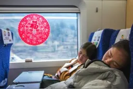 火车上的空调为啥总是开那么低？不怕费电吗？乘务员一语道破真相图片