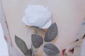 看似洒脱，一旦认真也会患得患失的水瓶座，其实内心也很脆弱图片