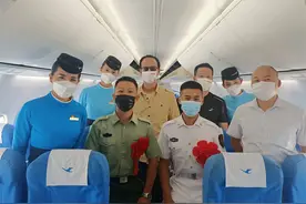 空中的祝福：向英雄、老兵致敬图片