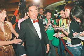 “珠宝大亨”郑裕彤：投千亿资产建成高楼收租，靠租金富过4代图片