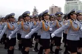 直击蒙古国女兵：丰满健硕，颜值较高，不愧吃羊肉喝羊奶长大图片