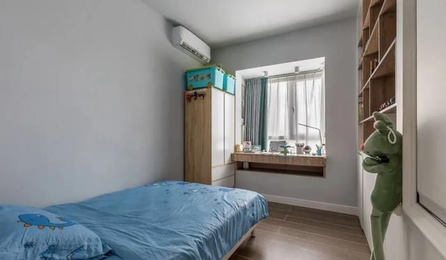 以舒适感为主旋律的88㎡小家，优化布局，两室变三室，好看又好住