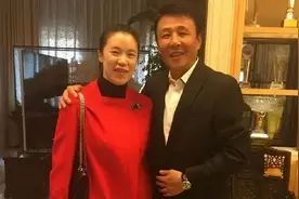 二婚娶世界冠军，他在王楠病床前不离不弃，与王楠儿女双全有泪水图片