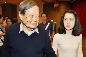 慕名参观杨振宁旧居，当代世界健在的最伟大科学家，婚姻备受争议图片