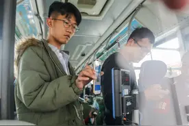 终于明白了！为啥微信支付宝在国内流行，到国外却无人问津？图片