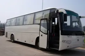 普通客车还在运营，卧铺车为何被“强制”报废？其中一点让人后怕图片