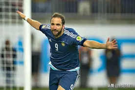 2302天！一辈子的噩梦！伊瓜因再谈世界杯单刀，梅西未能封王图片