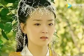 以前的剧组穷，只能在女子头上撒小雪花，也能美过现在的金头饰图片