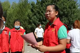 助人为乐好少年：“小雷锋”院怡佟图片