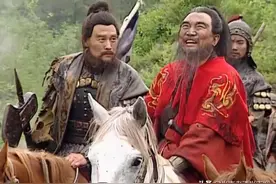 华容道上，关羽只有五百刀手，能打赢跟着曹操突围的十员大将吗？图片