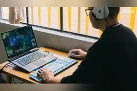 玩游戏，我和我的（这台）电脑都是认真的图片