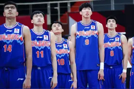 新疆官宣18人大名单，齐麟续五年B类合同，阿不都顶薪，周琦上诉图片