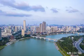 中国这座“巨无霸”城市，相当于13个上海，被误认为是一个省图片