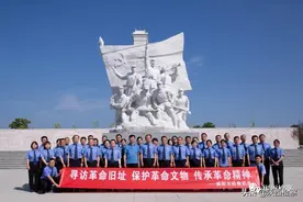 一草一木一忠魂 一山一石一丰碑图片