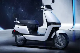 告别续航焦虑，爱玛电动车推出全新增程系统，百公里不充电图片