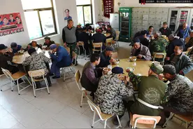 打工赚钱难，回农村能干啥？10年内4大行业吃香，农民抓住机会图片