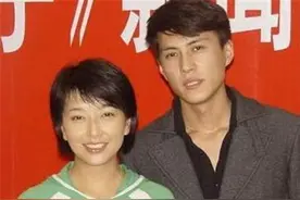 江珊离婚后与靳东相爱5年，却因女儿反对而分手！53岁还未嫁人图片