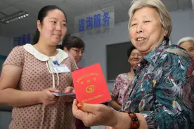 2021年，农村养老保险开始缴费，两类人缴费将上涨，三类人可免缴图片