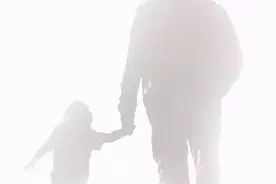 【崇左公安向父爱致敬】致为我们"父"出一切的人——警察爸爸，节日快乐！图片