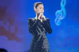 张柏芝早年有多奔放！穿“抹布”大吊带太野性，难怪让陈冠希疯狂图片
