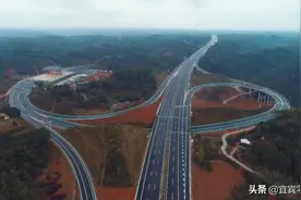 定了！成宜高速今晚试通车，免费通行！但这些车不能上图片