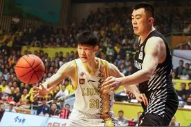 胡金秋的故事：放弃上学入广厦，因家贫选择了篮球，人品球品双高图片