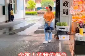 四川：女子被全家催婚，直接蹲守在民政局门口，幸亏当天没人出来图片
