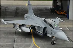 北欧小国100年没打仗，人口千万，却成全球军工强国，为什么？图片