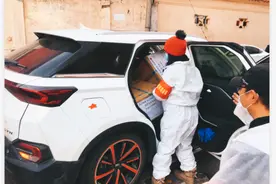 “守护天使”志愿者：卡车上的兵哥哥向我敬了个礼图片