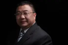 被中美两国“封杀”！从百亿富豪到“民族败类”，他为何沉沦？图片