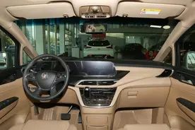 MPV中操控非常不错的别克GL8图片