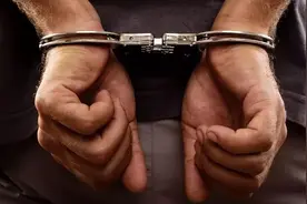 刚刚，六名警员非法查询被判刑！图片