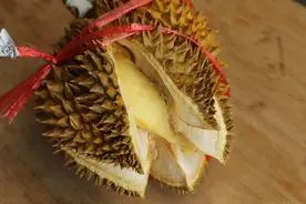 榴莲裂开就是好的？教你6招挑“母”榴莲，皮薄肉厚，一挑一个准图片