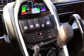 三蹦子升级到第二代了，外观、底盘配置大改观，售价也提升不少视频封面