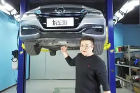 新雅阁锐混动 底盘注重轻量化设计